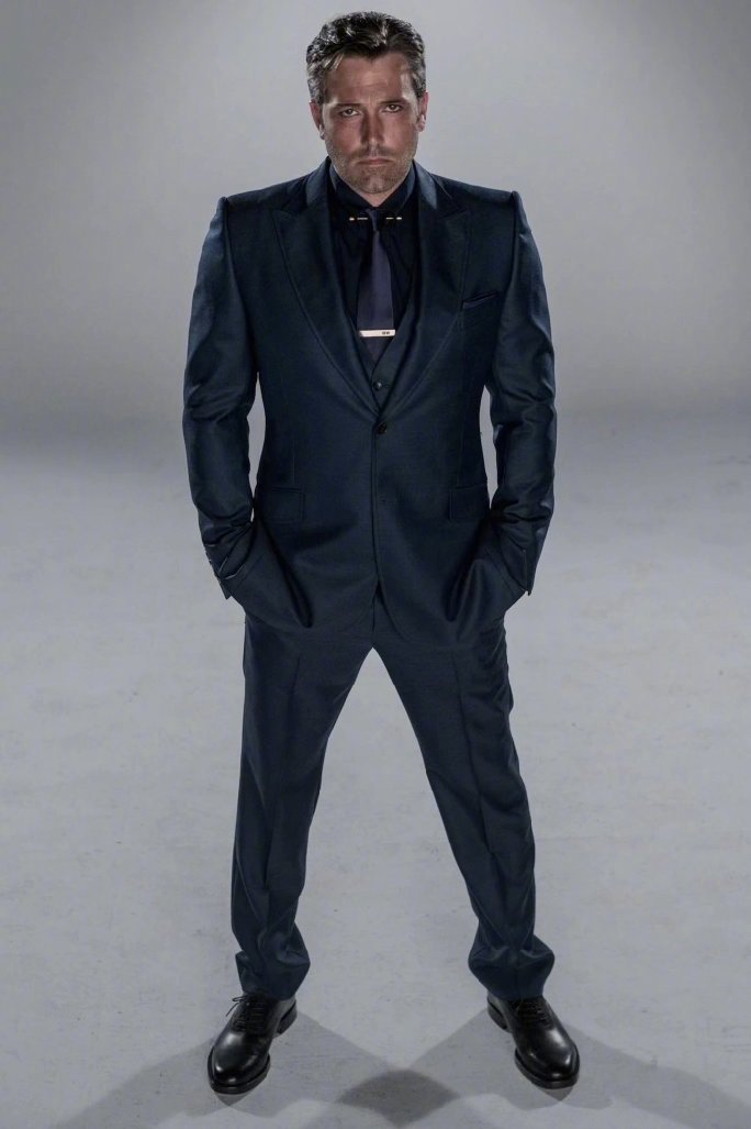 one-sixth-scale-figure-bruce-wayne-0.jpg