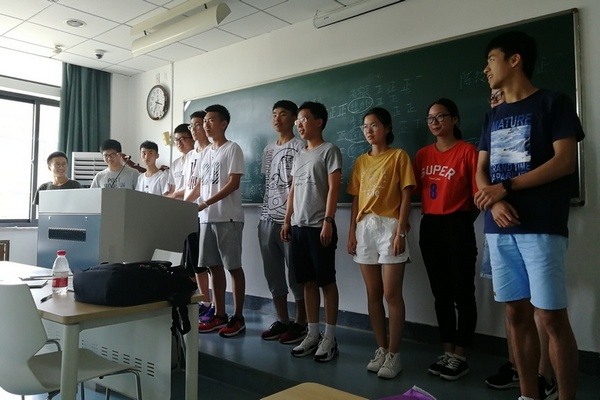sophomore-2.jpg
